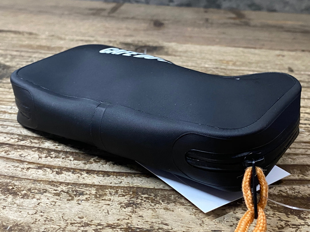 JT488 カフェドシクリステ Cafe du Cycliste サイクルポーチ