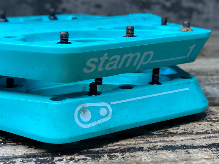 JO140 クランクブラザーズ crankbrothers スタンプ stamp1 フラットペダル 水色 クロモリ