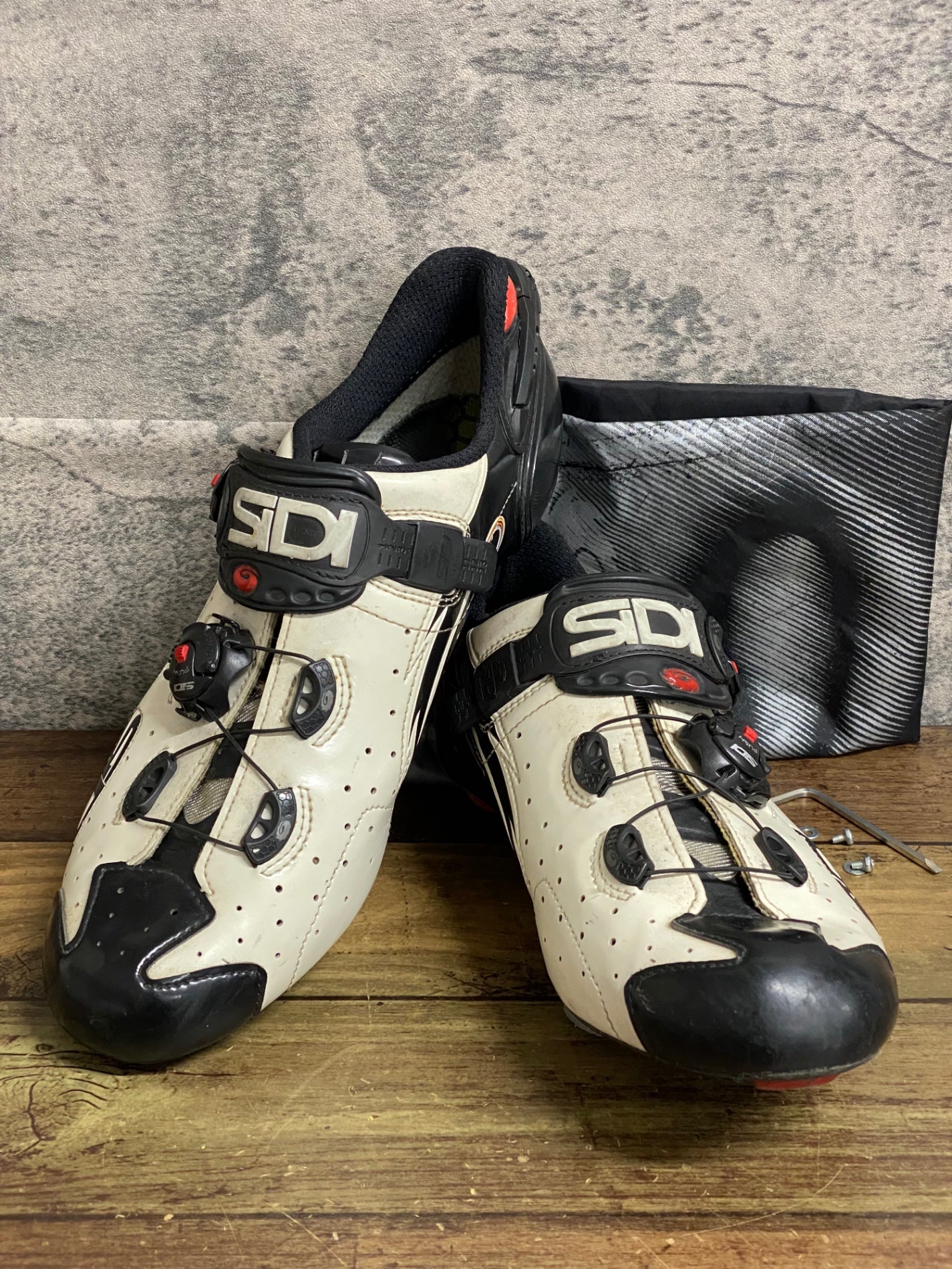 KD146 シディ SIDI ワイヤー WIRE CARBON ビンディングシューズ 3穴 白