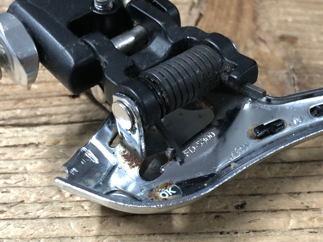 JW961 シマノ SHIMANO 105 FD-5800 フロントディレイラー 直付 2s