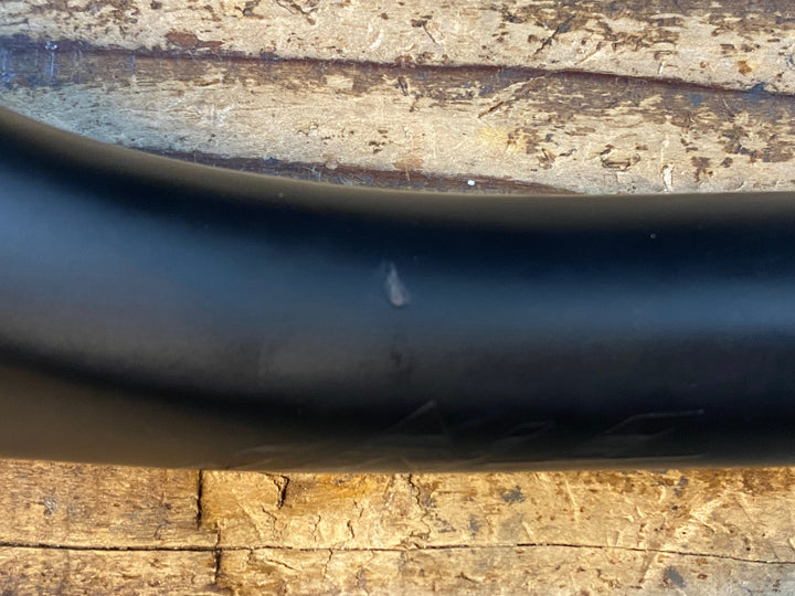 JU472 TNI BLACK シートポスト カーボン 320mm Φ27.2 ※クランプ跡あり