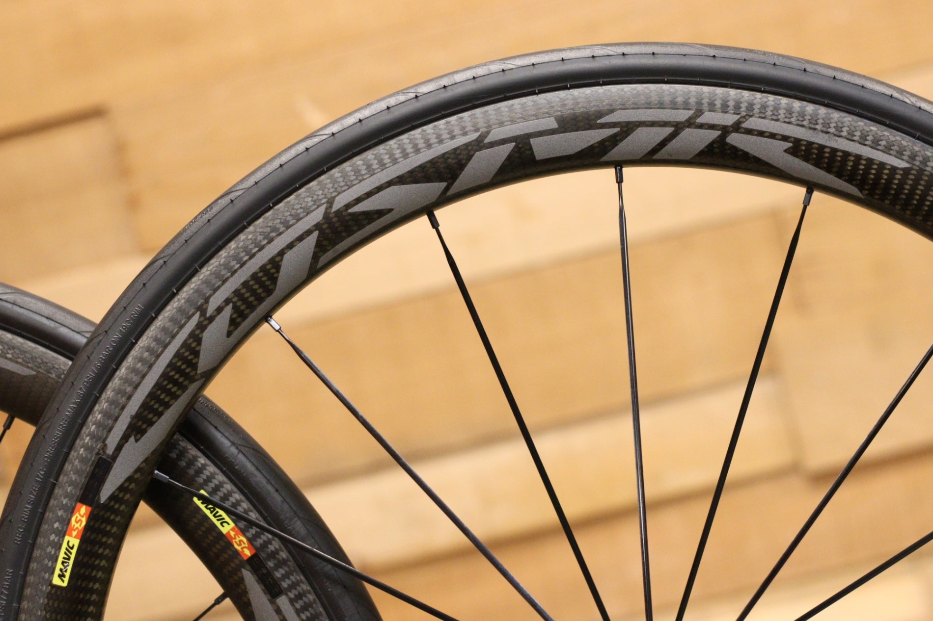 MAVIC コスミック プロ カーボンSL UST TLR 後輪のみ MAVIC COSMIC PRO CARBON SL UST インプレ TLカーボンクリンチャーの新