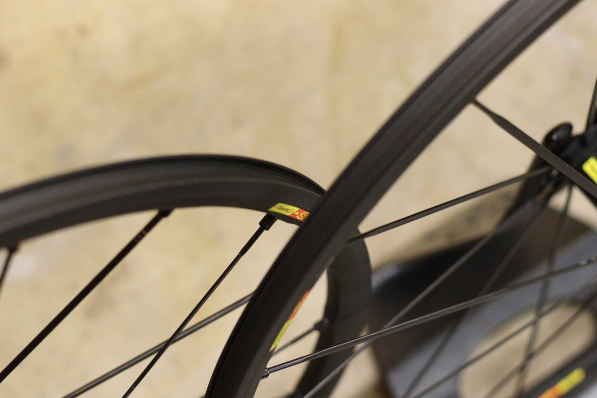 マヴィック MAVIC キシリウム エグザリット KSYRIUM SLR EXALITH
