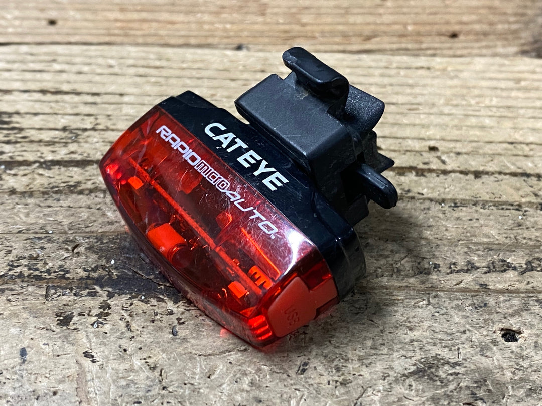 JY400 キャットアイ CATEYE RAPID MICRO AUTO リアライト 点灯確認済