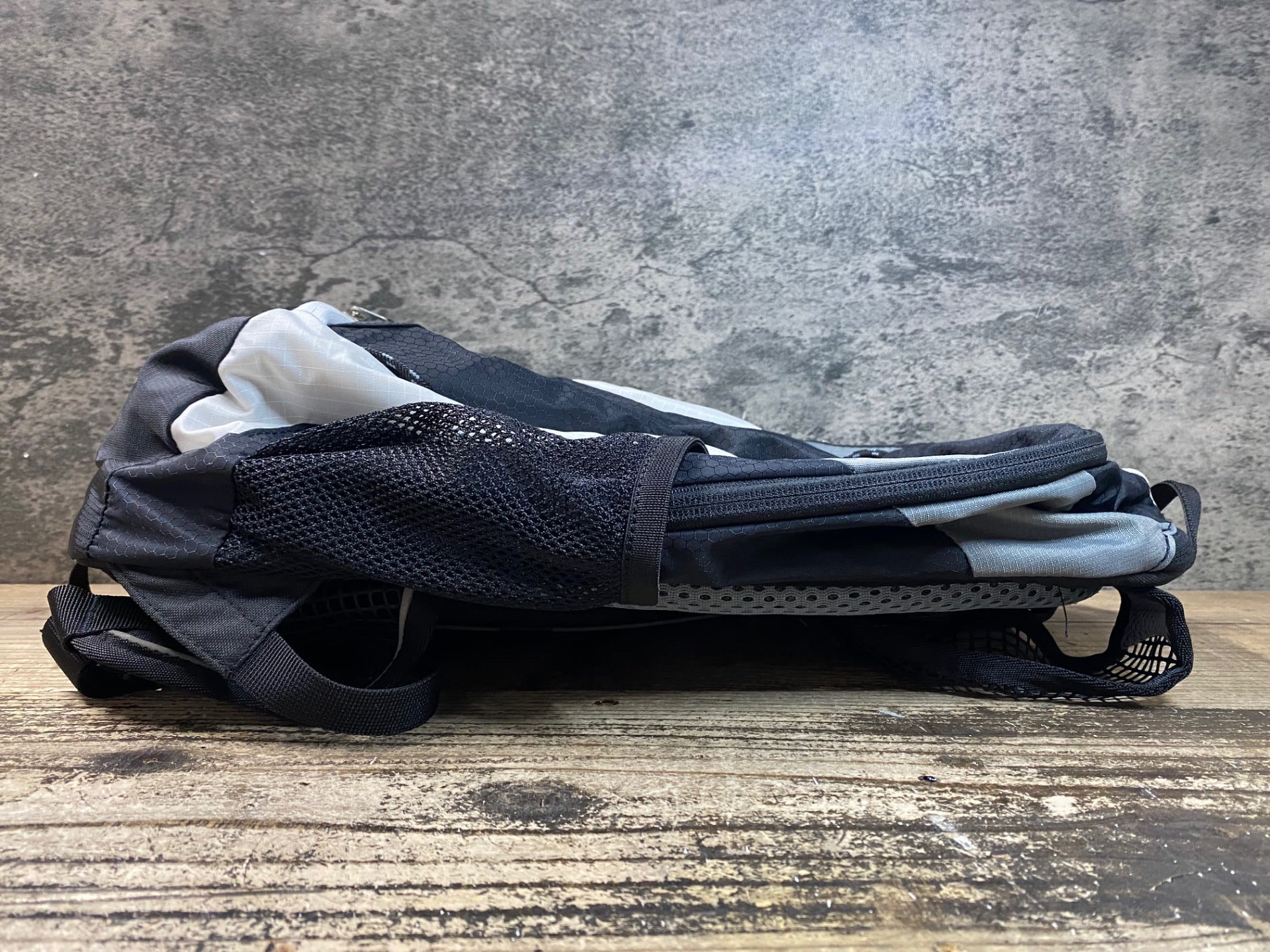 JN472 ドイター deuter RACE リュック バックパック 黒 – BICI AMORE