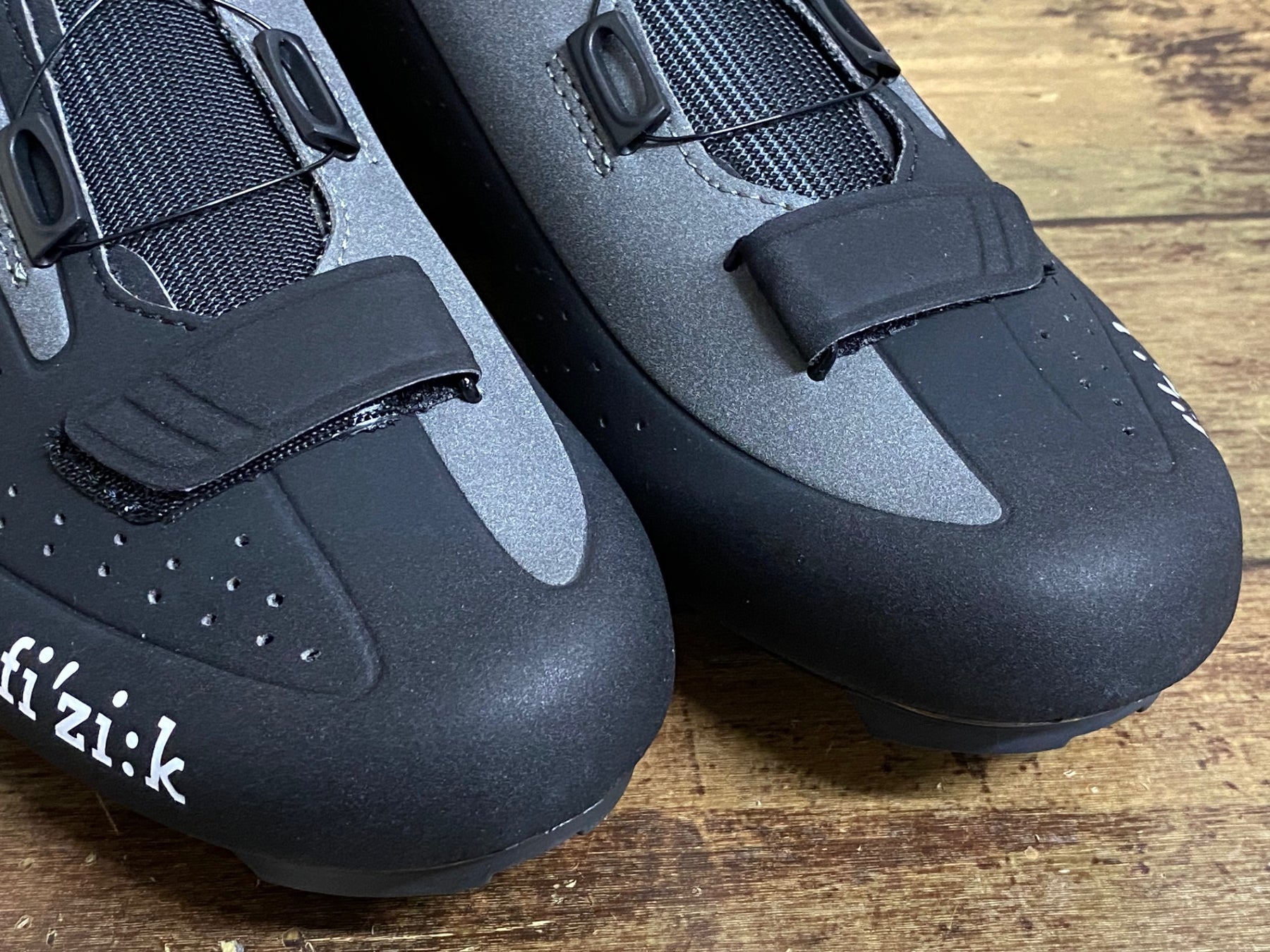JZ682 フィジーク fizik R5 Road Shoes ビンディングシューズ 黒 EU41
