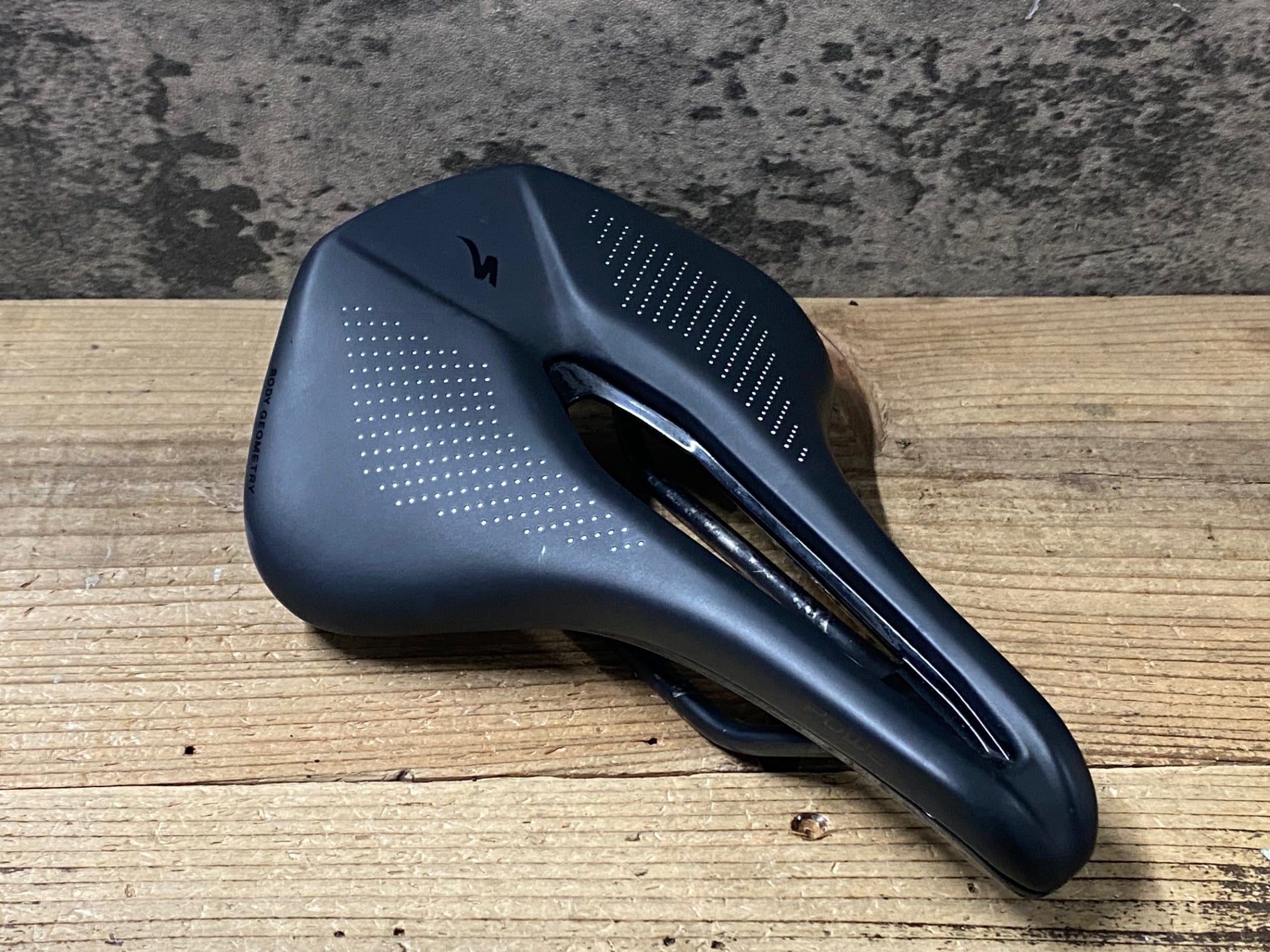 KI325 スペシャライズド SPECIALIZED POWER EXPERT サドル 黒 168mm
