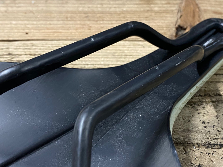 JU824 フィジーク fizik ANTARES VERSUS EVO 00 ADAPTIVE サドル カーボンレール