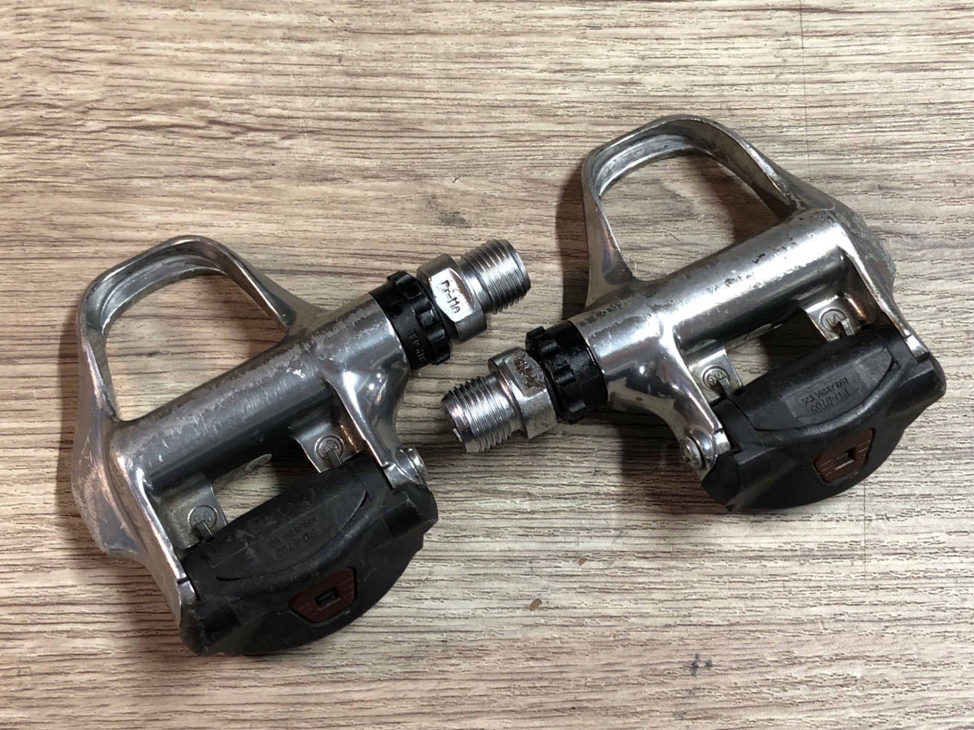 JN529 シマノ SHIMANO 105 PD-5700 ビンディングペダル SPD-SL – BICI