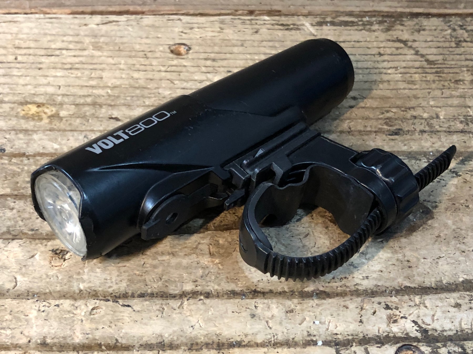 JQ859 キャットアイ CATEYE ボルト VOLT800 フロントライト スペア