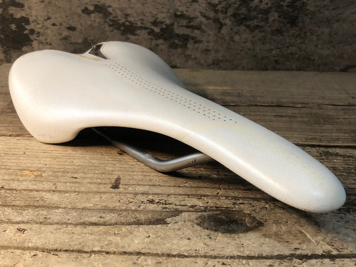 JU577 セライタリア selle italia SLR S1 サドル 白 134mm チタンレール