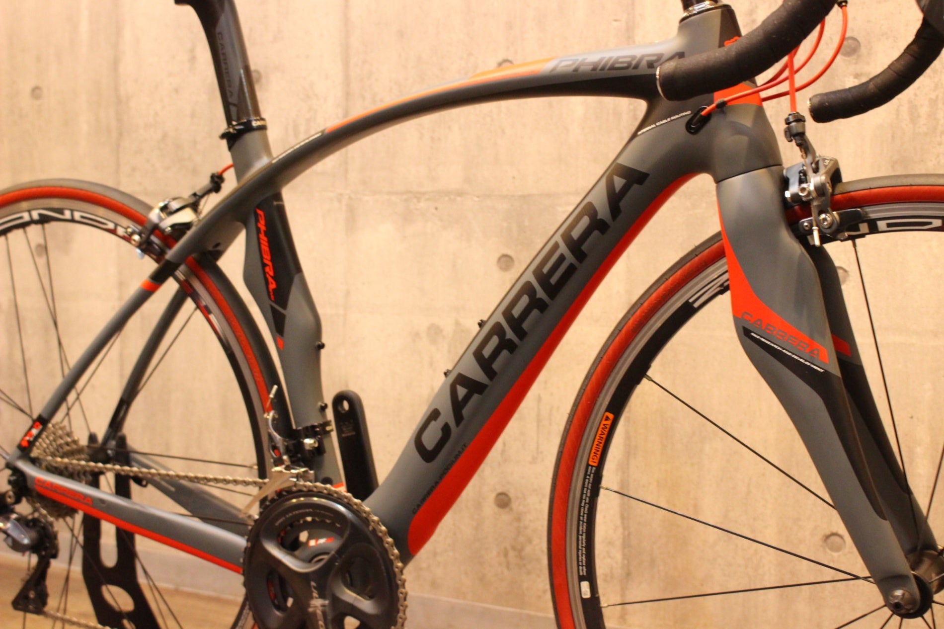 専用　CARRERA phibra evoフィブラカーボン　ロードバイク 個性派イタリアン】CARRERA PHIBRA EVO 2014年 XS サイズ シマノ