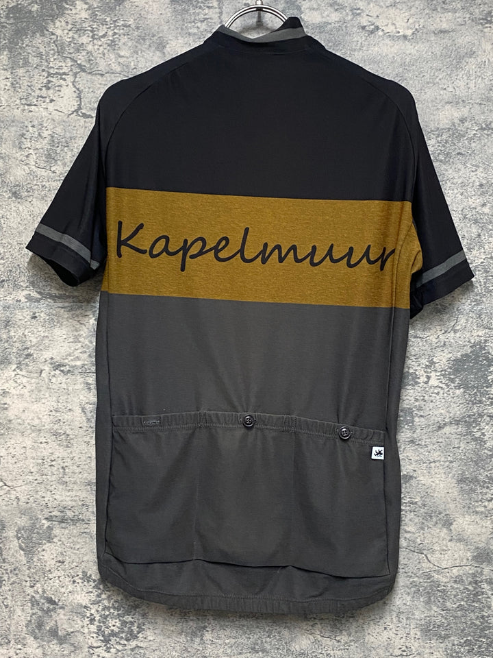 KE861 カペルミュール KAPELMUUR 半袖 サイクルジャージ 黒 グレー M ※背面ポケットボタン欠品