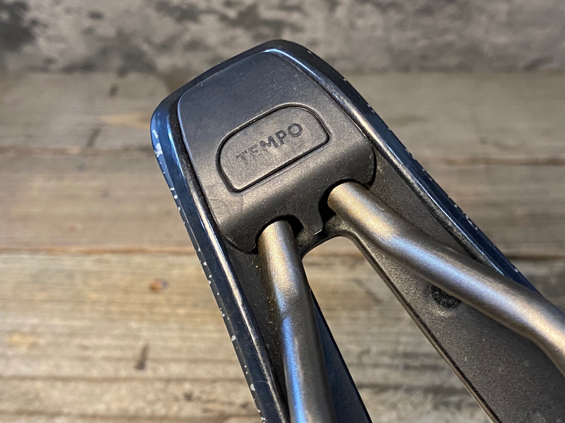 JX288 フィジーク fizik TEMPO ARGO R3 サドル 黒 150mm kiumレール