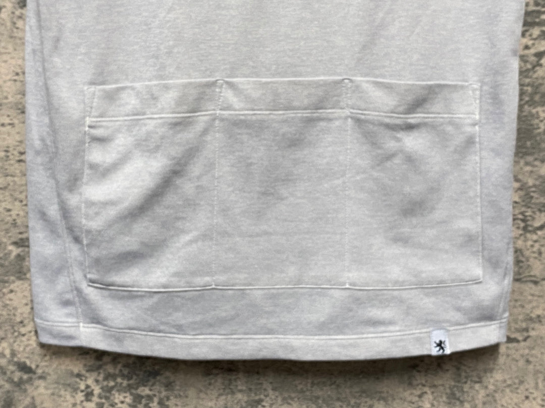 JM241 カペルミュール KAPELMUUR 半袖 ドライ Tシャツ ライトグレー サイズ不明 バックポケット