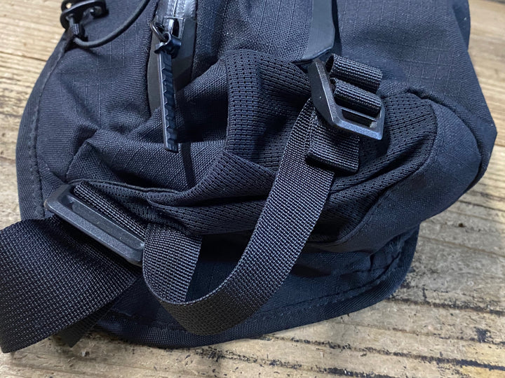 KG663 ラファ Rapha TRAIL HIP PACK ウェストポーチ 黒 汚れ