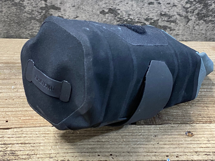 KA992 アピデュラ APIDURA ダウンチューブバッグ 1.8L 黒