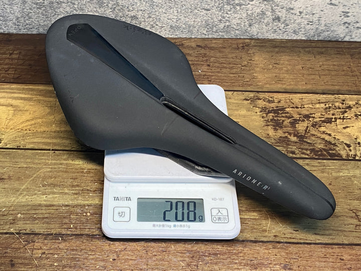JH671 フィジーク fizik アリオネ ARIONE R1 OPEN サドル LARGE カーボンレール ※マジックペン跡あり