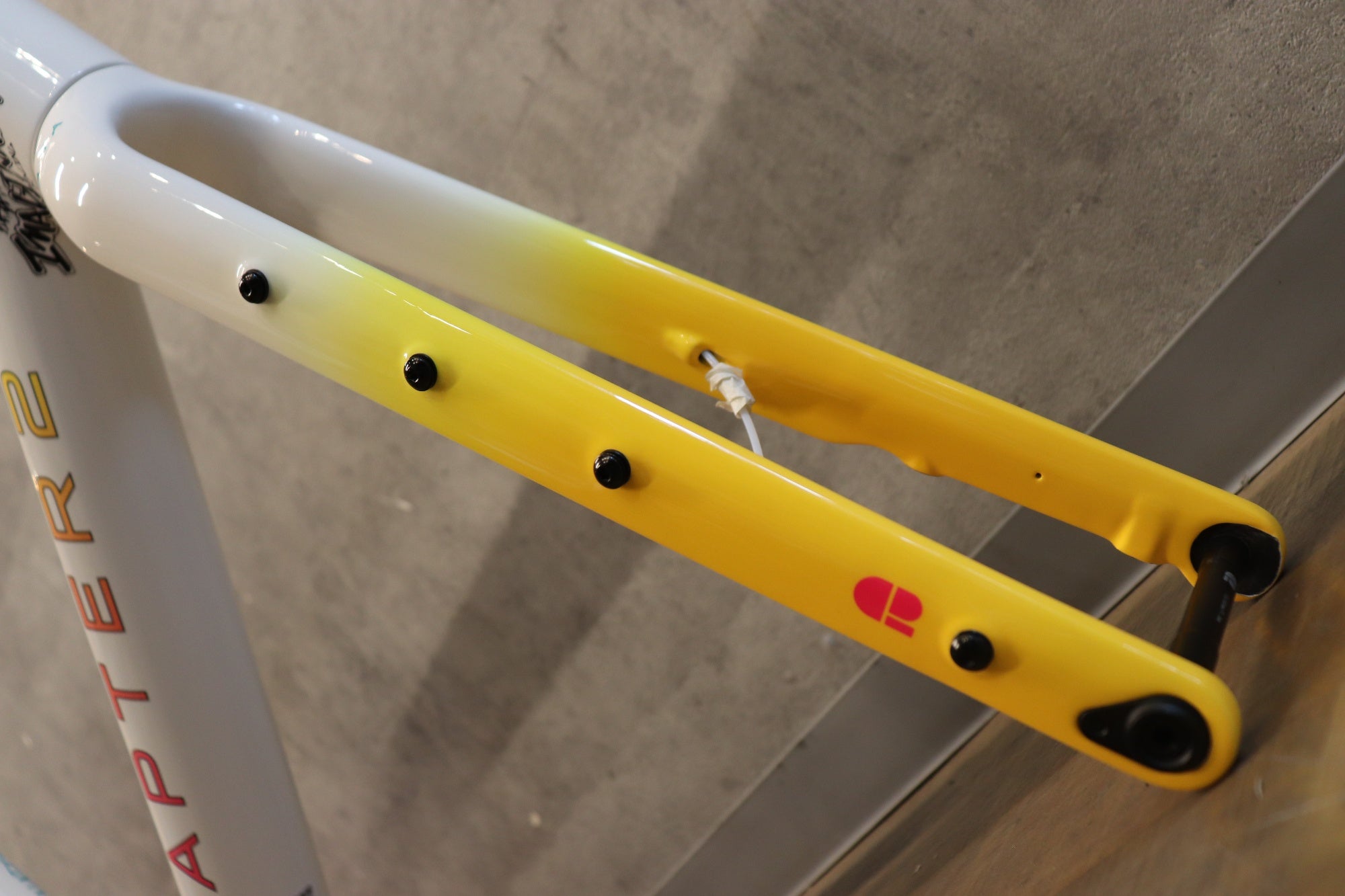 認定中古車 新品未使用 チャプター2 CHAPTER 2 KAHA 2025 Sサイズ