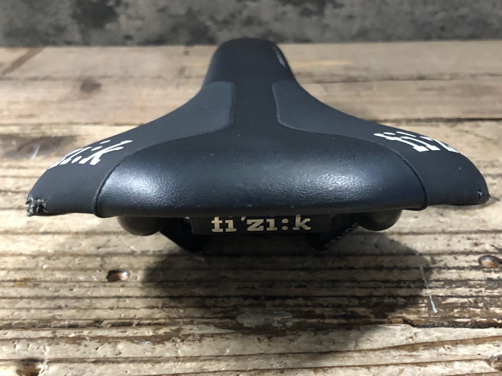 JT073 フィジーク fizik ANTARES R3 サドル 黒 カーボンレール 140mm