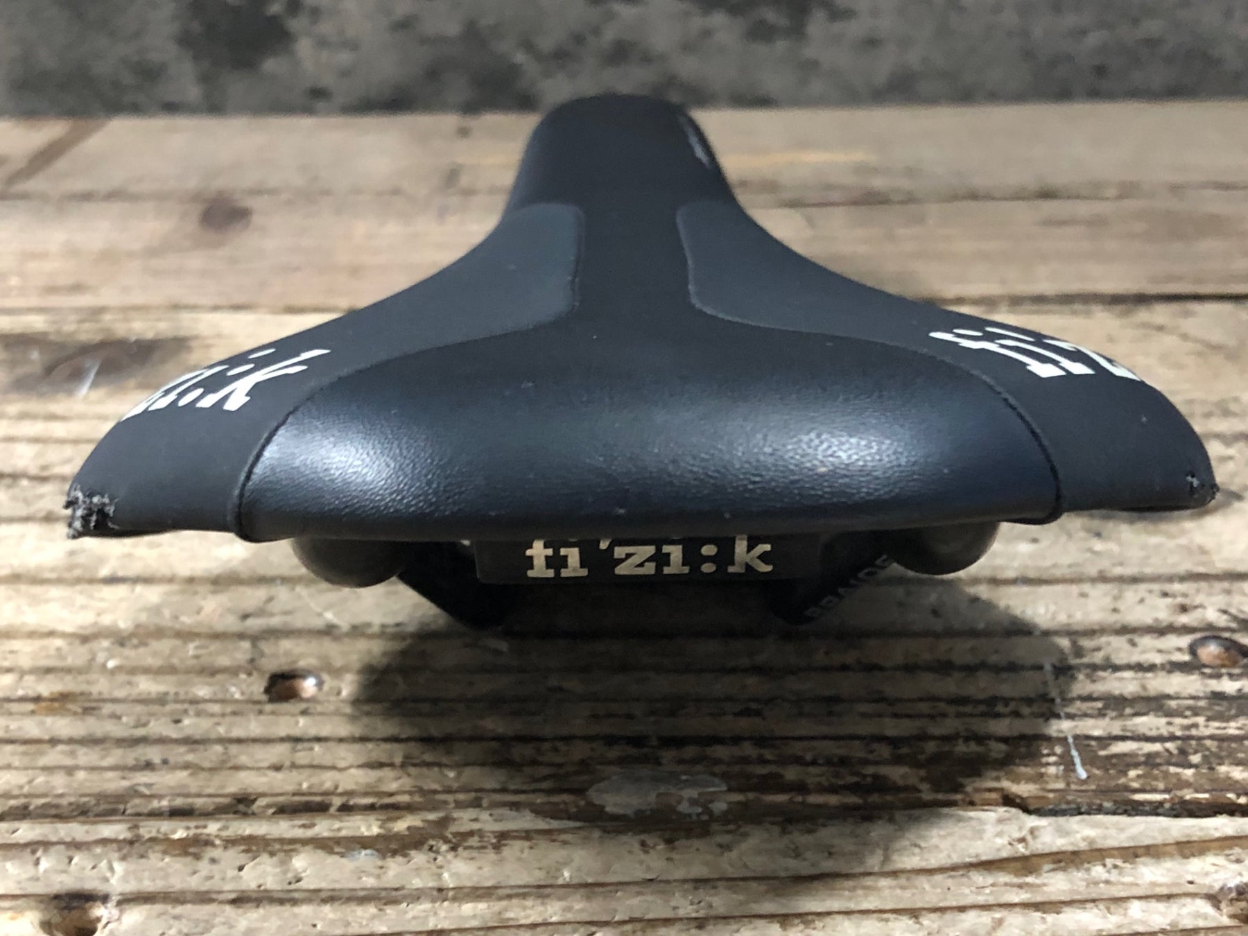 JT073 フィジーク fizik ANTARES R3 サドル 黒 カーボンレール 140mm