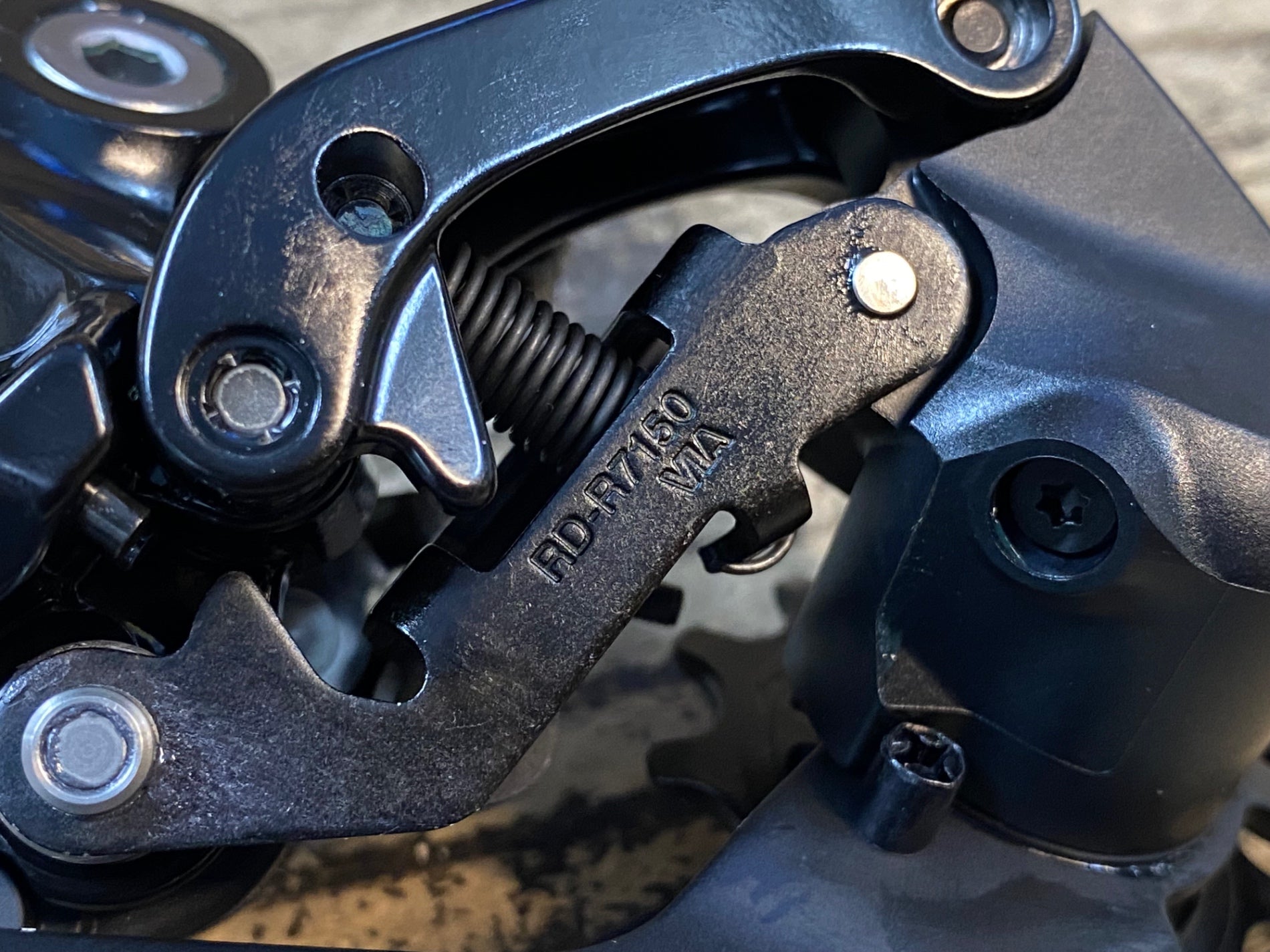 JV642 シマノ SHIMANO 105 RD-R7150 リアディレイラー 12s Di2 電動