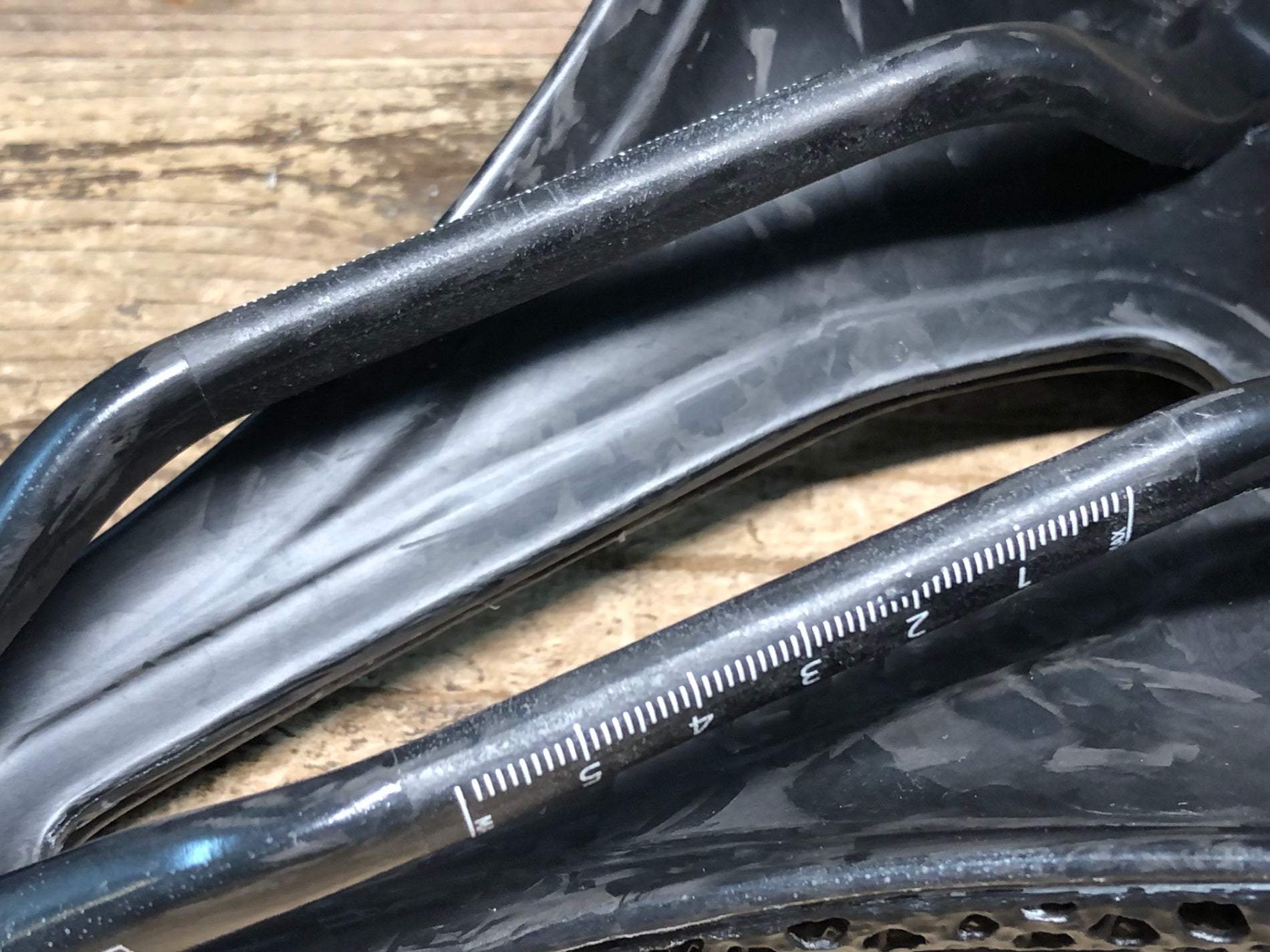 JQ352 リエット RYET 3D HONEY COMB サドル 黒 140mm カーボンレール