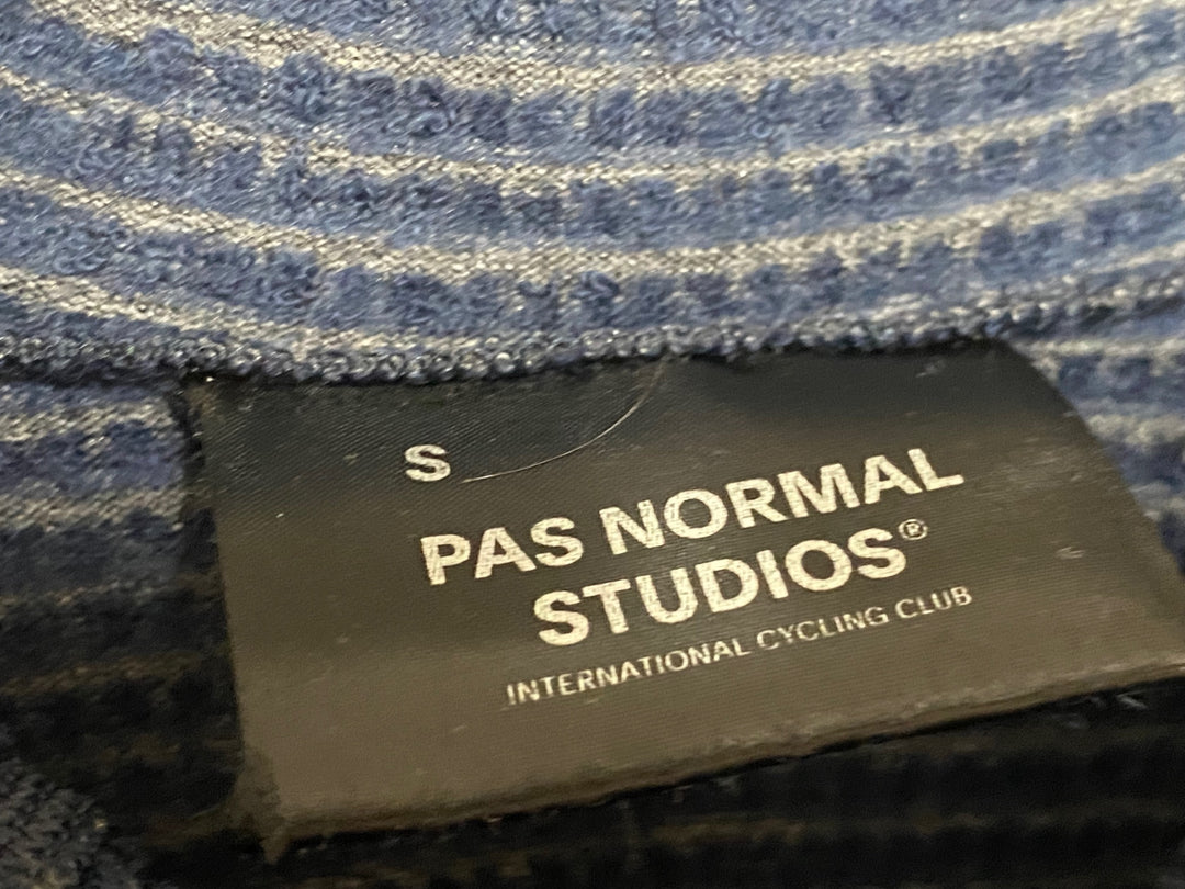 KM721 パスノーマルスタジオ PAS NORMAL STUDIOS LONG SLEEVE WINDPROOF BASE LAYER 長袖 ベースレイヤー 紺 S POLARTEC