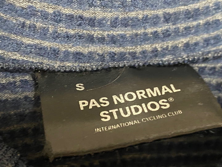 KM721 パスノーマルスタジオ PAS NORMAL STUDIOS LONG SLEEVE WINDPROOF BASE LAYER 長袖 ベースレイヤー 紺 S POLARTEC