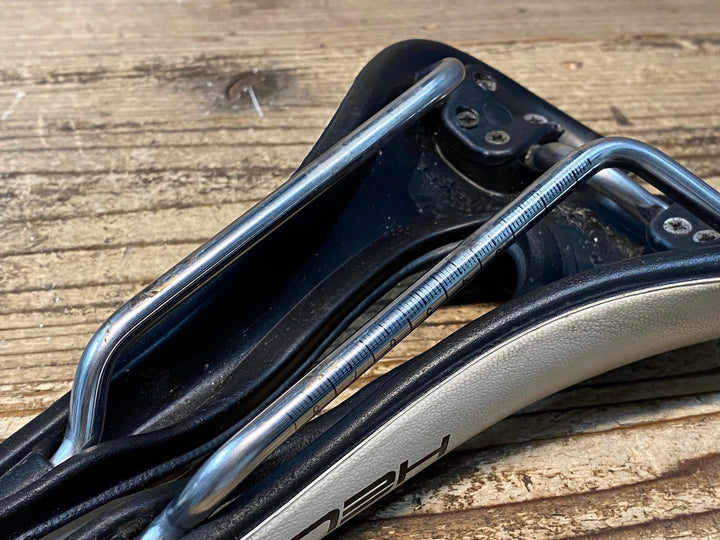 JG159 SELLE SMP HELL サドル 143mm 白 inox tube