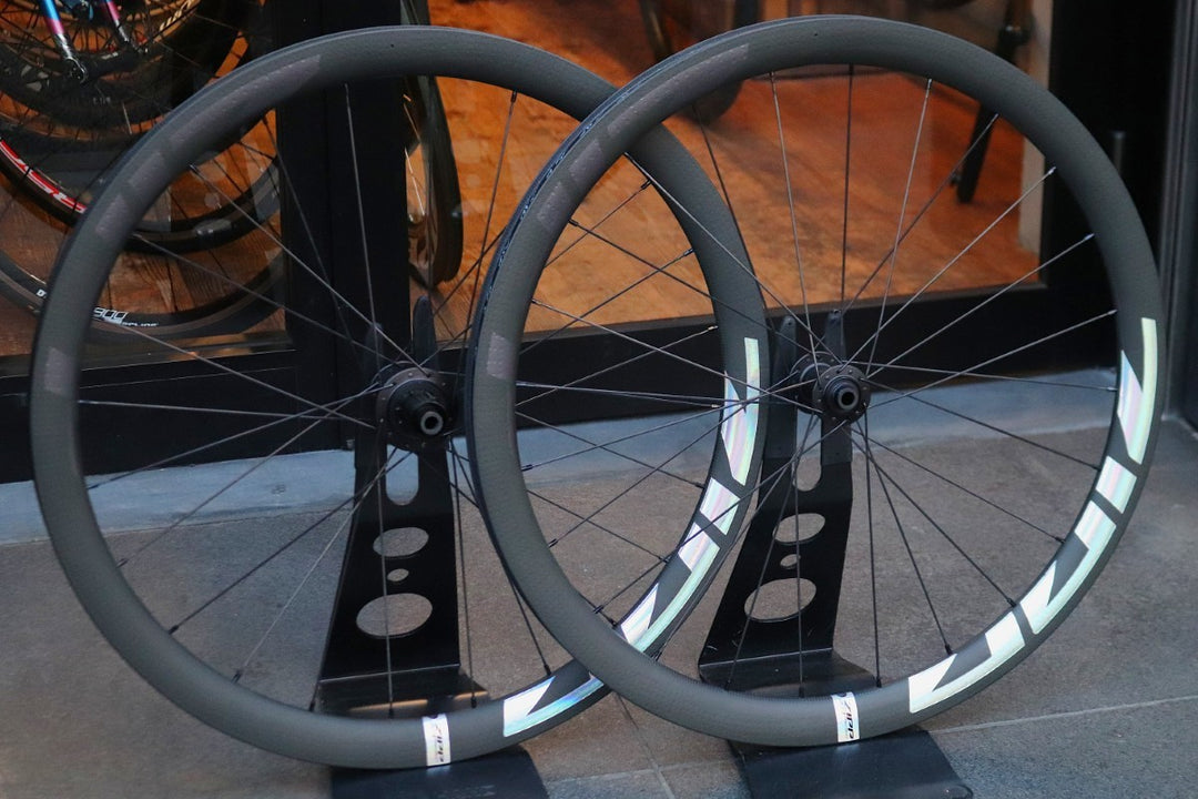 ジップ ZIPP 303 FIRECREST DISC FORCE EDITION カーボン チューブレスレディ ホイールセット シマノ 11/12S ワイドリム 【東京南麻布店】