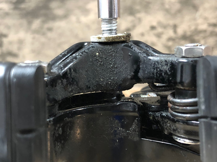 JW957 シマノ SHIMANO 105 BR-5800 ブレーキキャリパー 前後セット ※錆大 ローラー回転不良 ジャンク