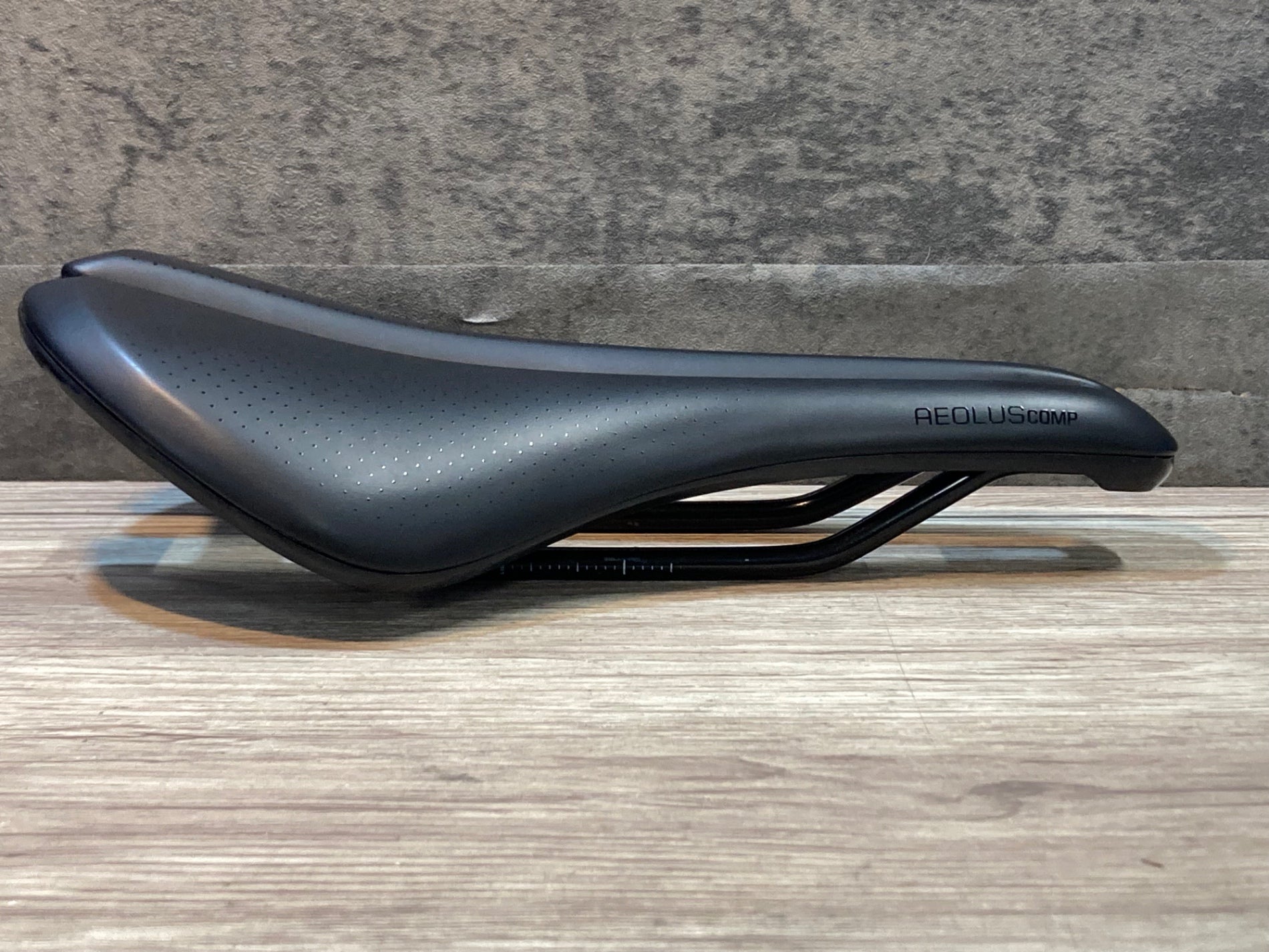 JT674 ボントレガー BONTRAGER AEOLUS COMP スチールレール サドル 黒