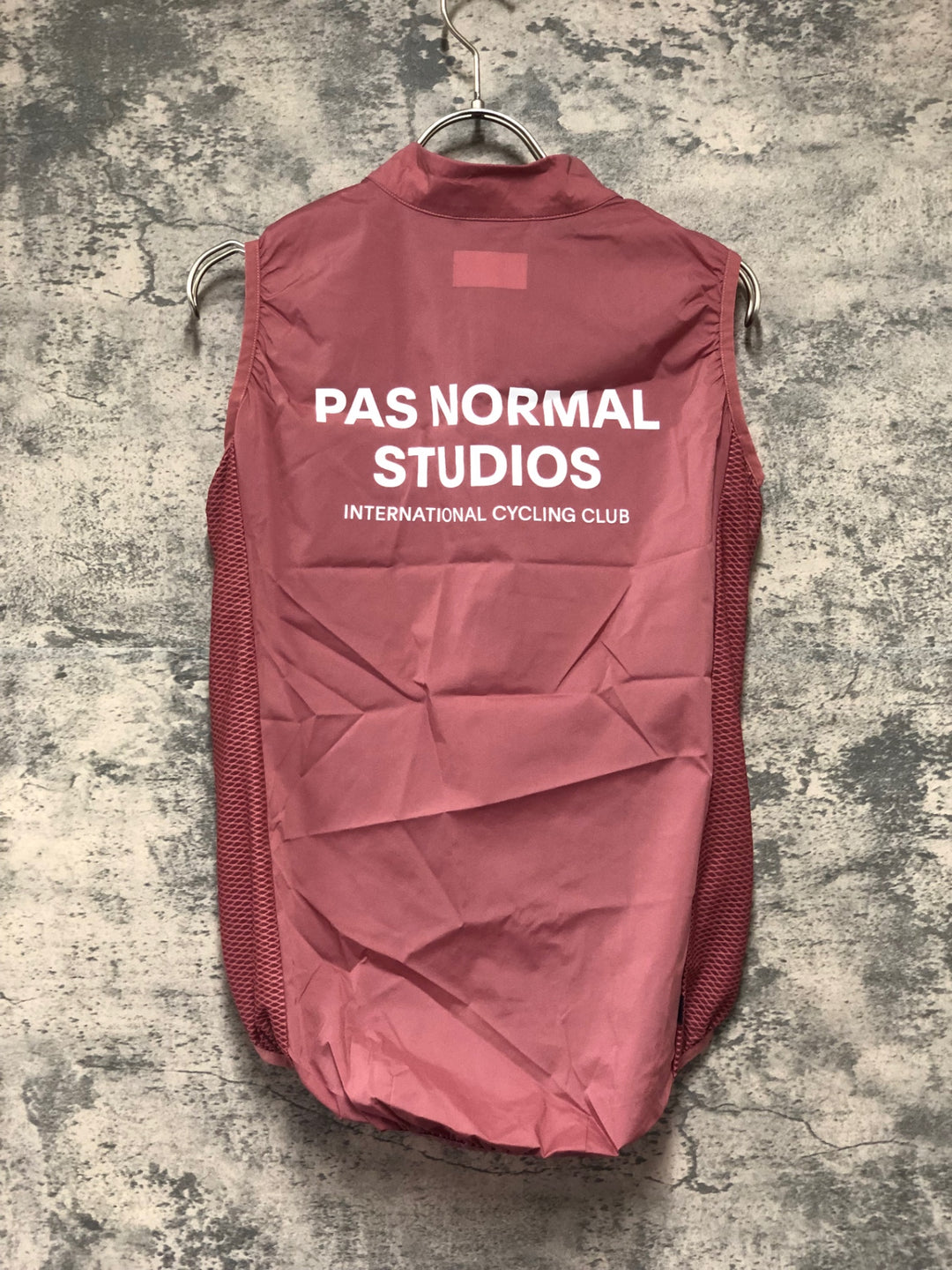 KK159 パスノーマルスタジオ PAS NORMAL STUDIOS MECHANISM STOW AWAY GILET ジレ 赤 M