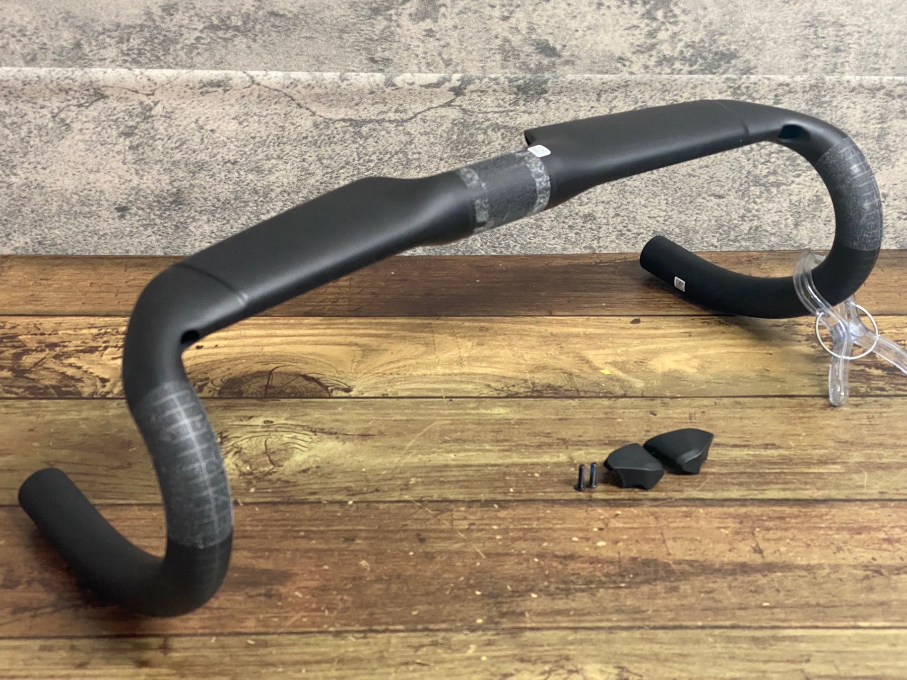 新作グッ Roval カーボンハンドルバー 400mm Specializedの新型