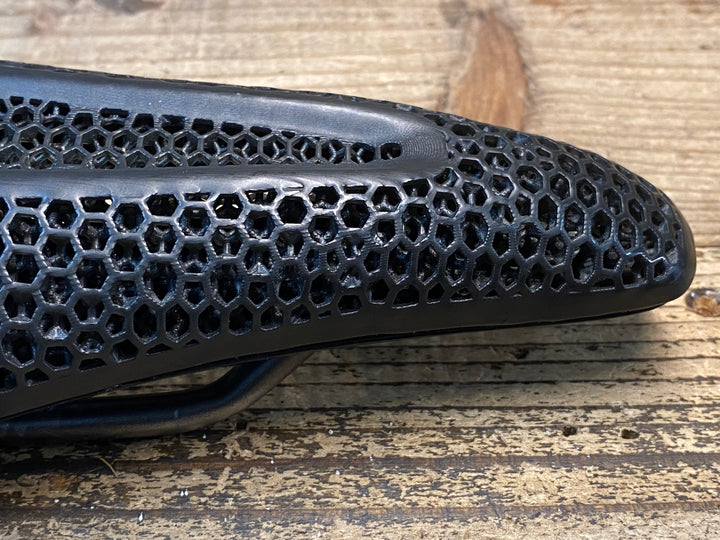 JJ406 フィジーク fizik Vento ARGO Adaptive R3 3D サドル Kiumレール 150mm