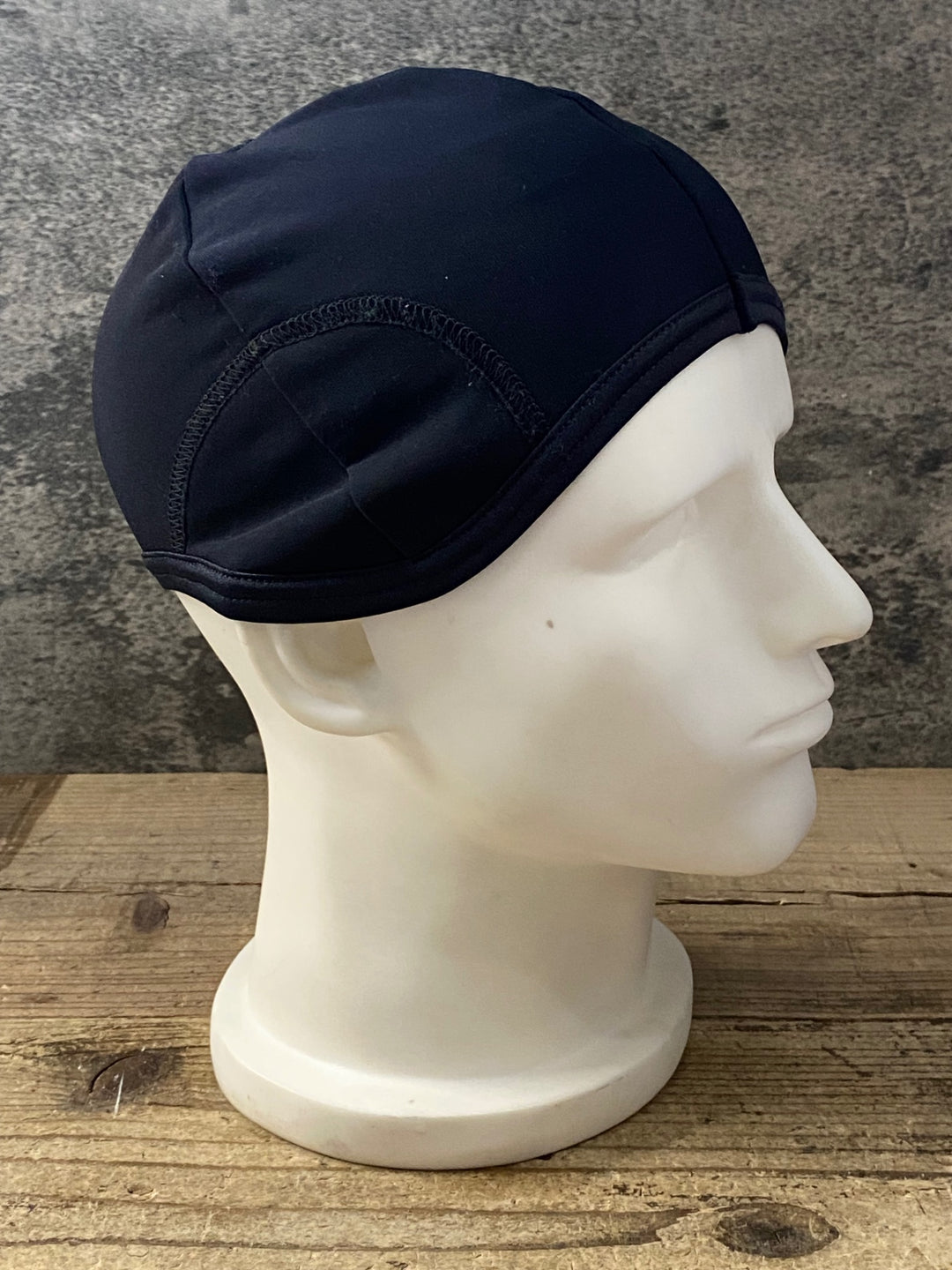 KE013 アソス ASSOS サイクルキャップ 黒 裏起毛