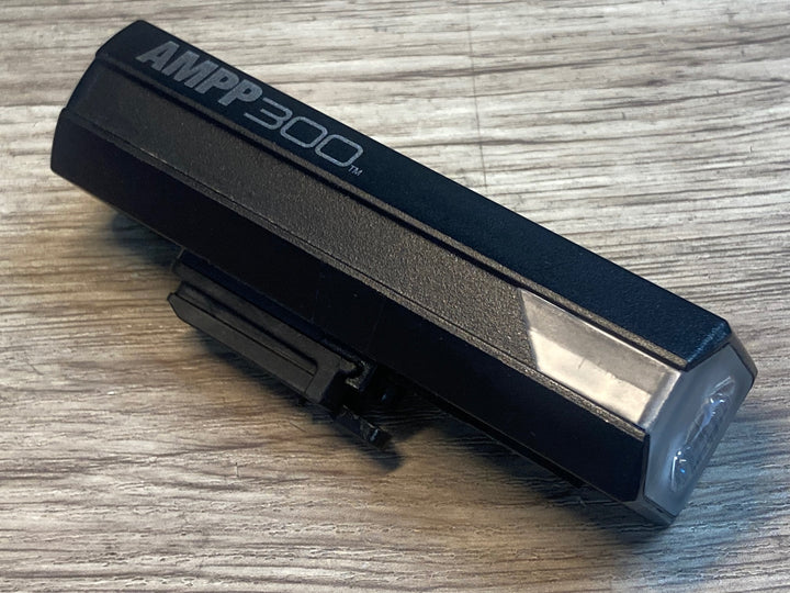 JK869 キャットアイ CATEYE アンプ AMPP 300 フロントライト 点灯確認済み