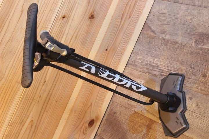 エヴァディオ AVEDIO STフロアポンプ ST FLOOR PUMP 空気入れ 米式/仏式対応 【名古屋店】