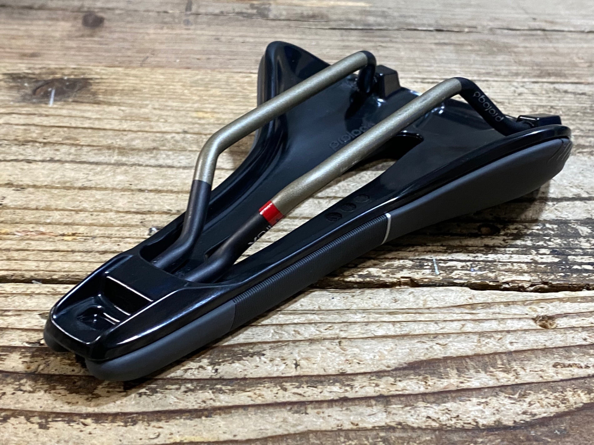 KC316 プロロゴ prologo NAGO NDR PAS サドル グレー 137mm Tirox