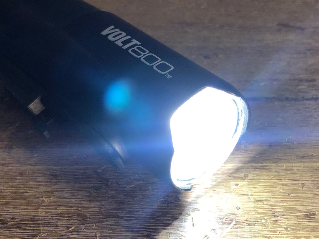 JU153 キャットアイ CATEYE ボルト VOLT 800 フロントライト 点灯確認済