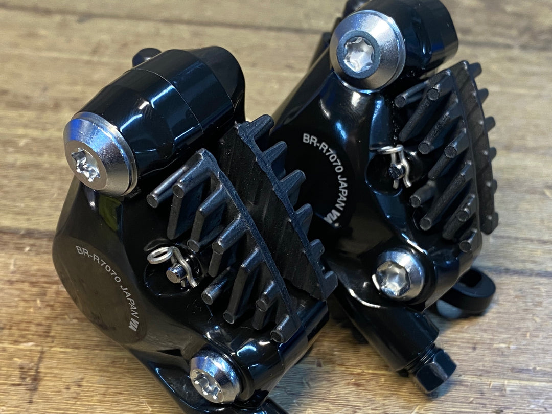 JH738 シマノ SHIMANO 105 BR-R7070 ディスクブレーキキャリパー 前後セット