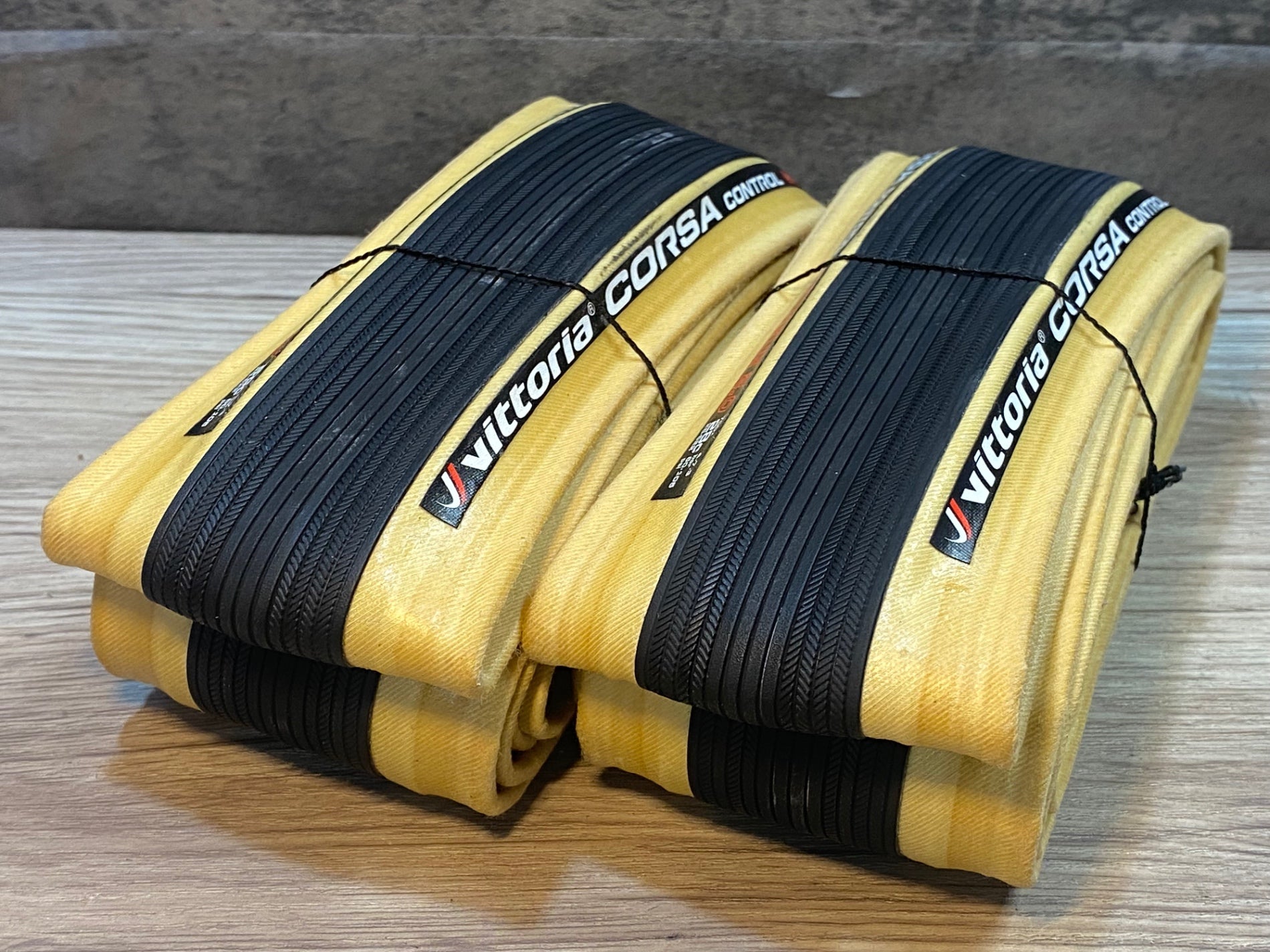 JP031 ヴィットリア vittoria コルサコントロール CORSA CONTROL G2.0 JP031 ヴィットリア vittoria コルサコントロール CORSA CONTROL G2.0