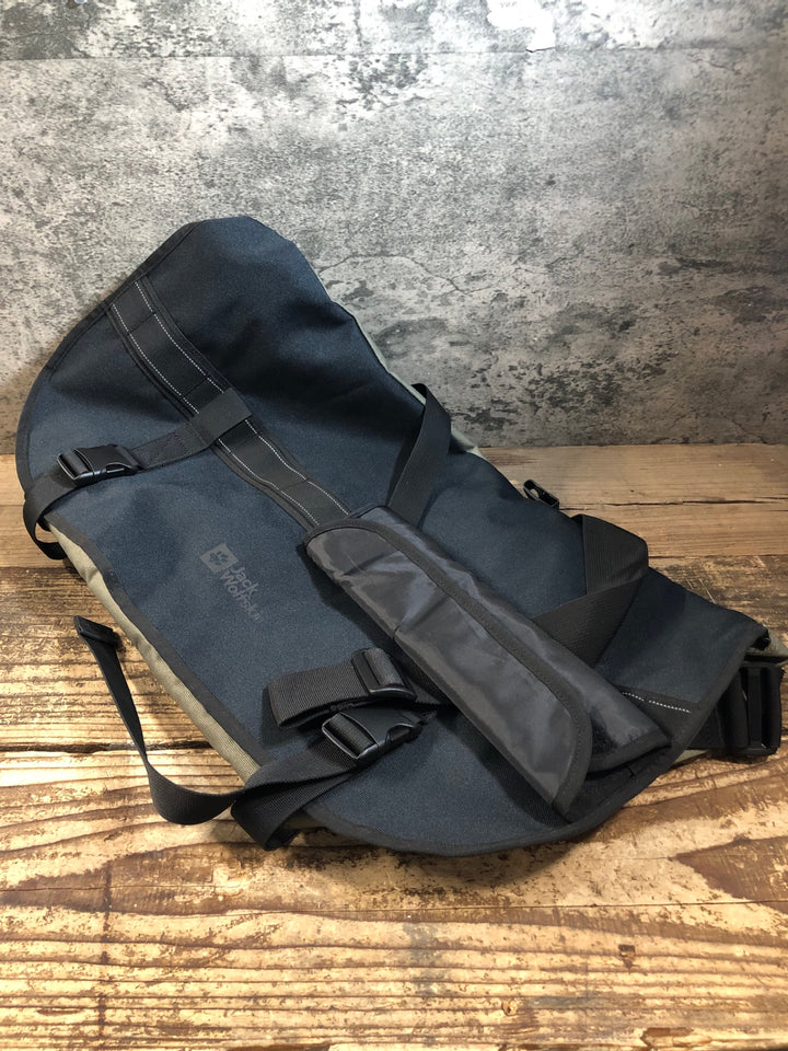 KE574 ジャックウルフスキン Jack Wolfskin スリングバッグ カーキ