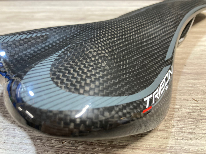 KJ132 トライゴン TRIGON HMCARBON フルカーボン サドル