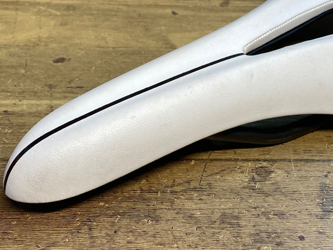 JO415 フィジーク fizik アリアンテ ALIANTE R3 OPEN サドル Kiumレール