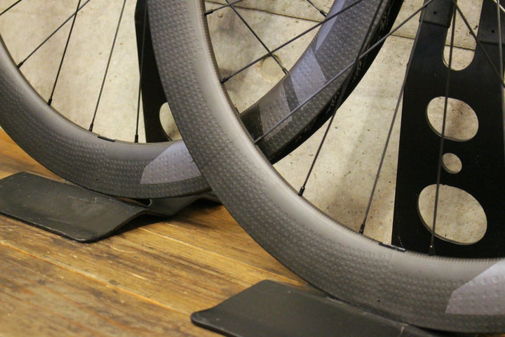 未使用品 ジップ ZIPP 404 ファイヤークレストディスク Firecrest Tubeless Disc シマノ 12/11S カーボン フックレス チューブレス ホイールセット 23C 【福岡店】