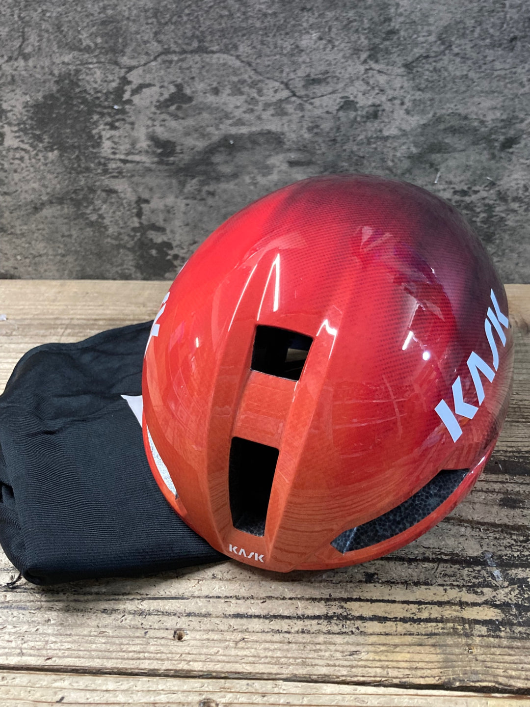 KE835 カスク KASK ニルヴァーナ NIRVANA ヘルメット52-58CM M 赤 2025/1製造