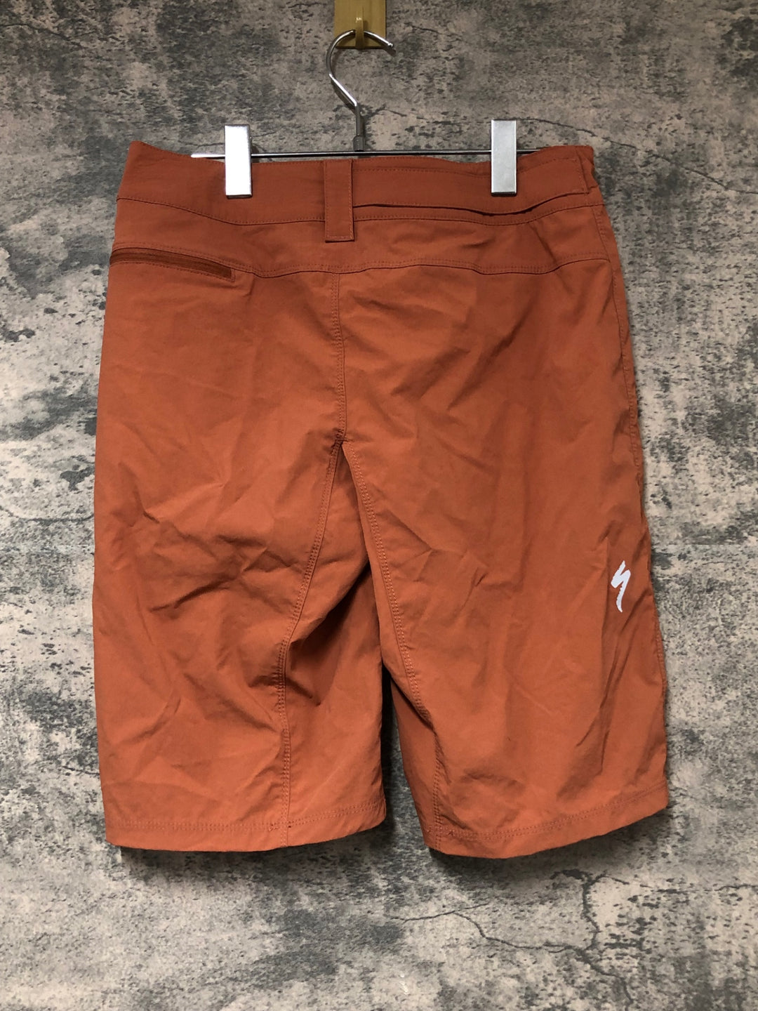 JV673 スペシャライズド SPECIALIZED ADV AIR SHORT オレンジ 50