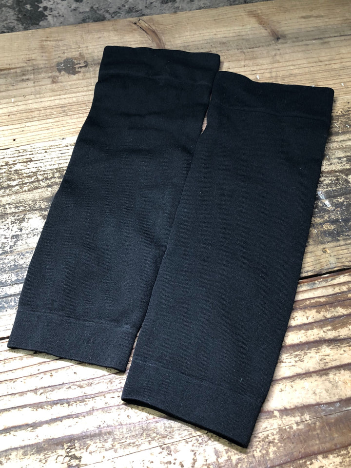 JO778 アソス ASSOS ニーウォーマー P1 黒 サイズⅠ